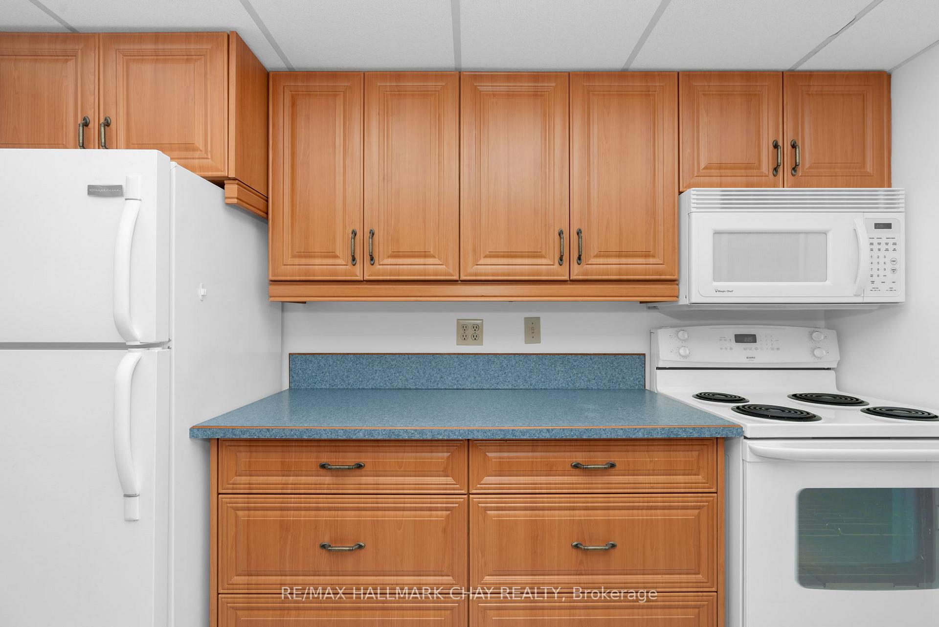 Photo 10 of Unit 208, 291 Blake Street, Barrie, North Shore — HOMEH