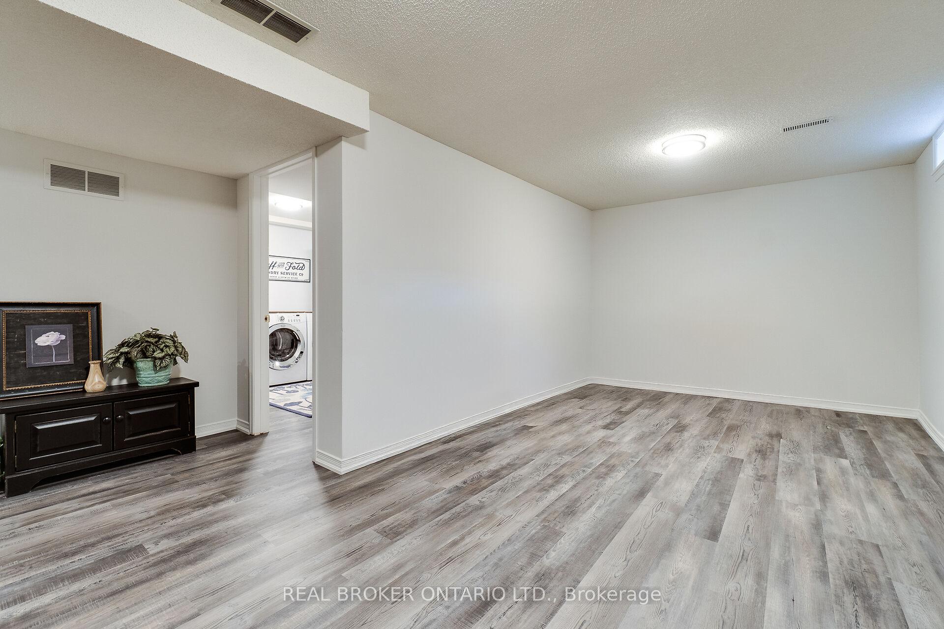 Photo 30 of Unit 3, 1501 Upper Middle Road, Burlington, Tyandaga — HOMEH