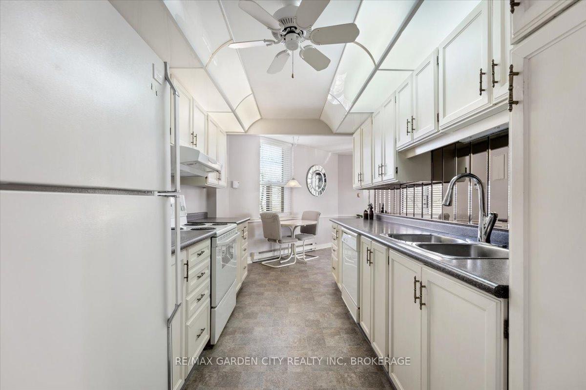 Photo 4 of Unit 402B, 200 Highway 20 W, Pelham, Fonthill — HOMEH