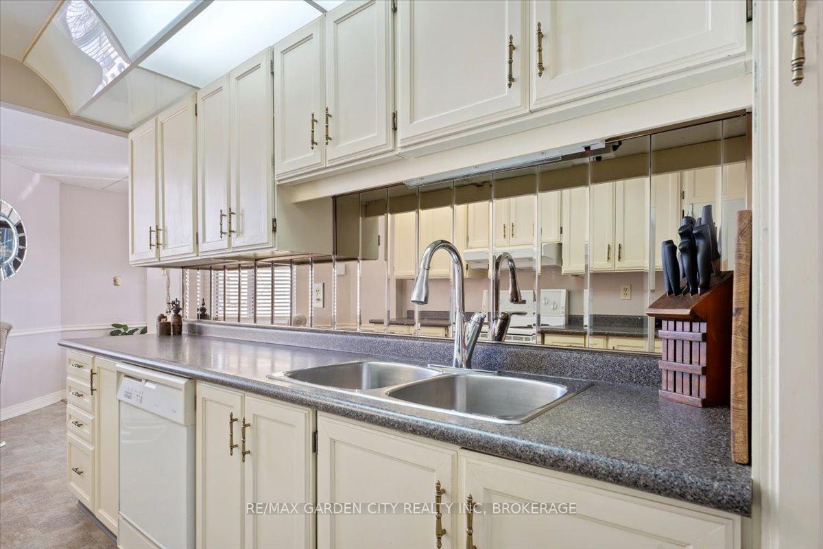 Photo 5 of Unit 402B, 200 Highway 20 W, Pelham, Fonthill — HOMEH