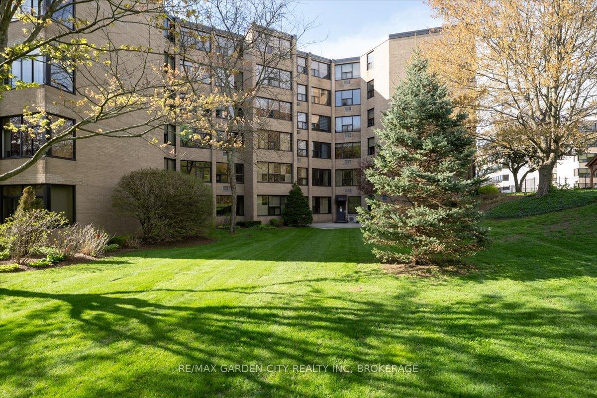 Photo 39 of Unit 402B, 200 Highway 20 W, Pelham, Fonthill — HOMEH