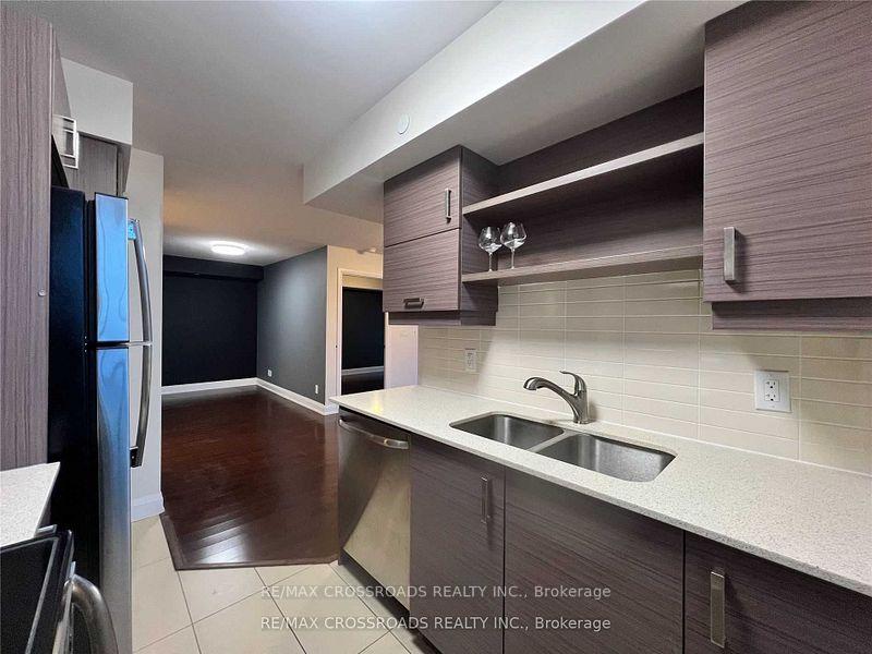 Photo 8 of Unit 506, 1 Uptown Drive, Markham, Unionville — HOMEH