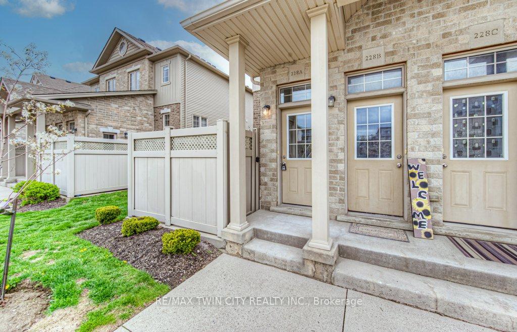 Photo 4 of Unit A, 228 Jessica Crescent, Kitchener — HOMEH