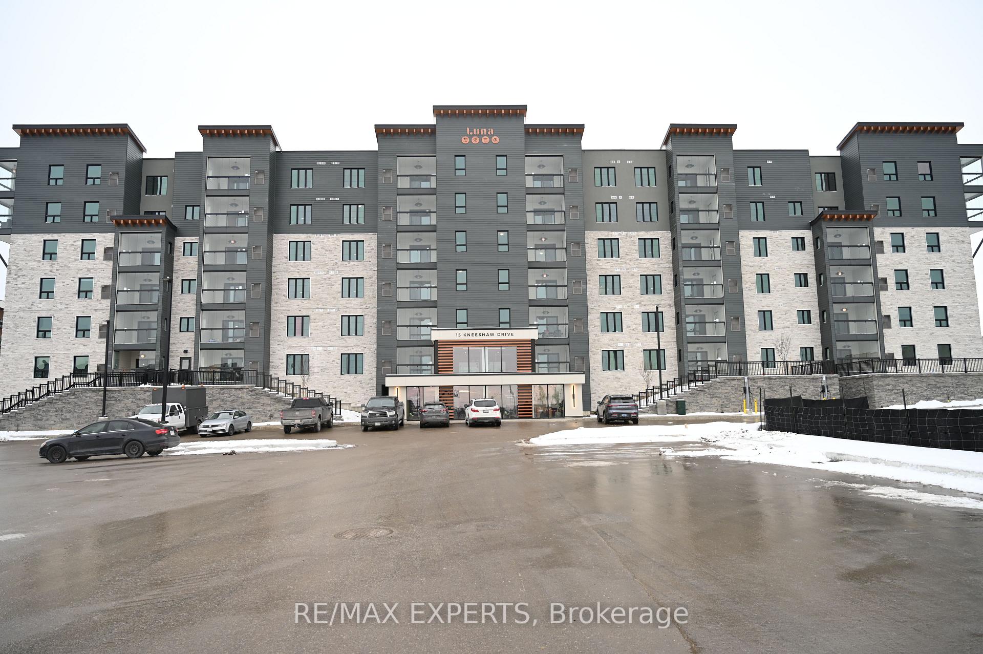Front of Unit 115, 15 Kneeshaw Drive