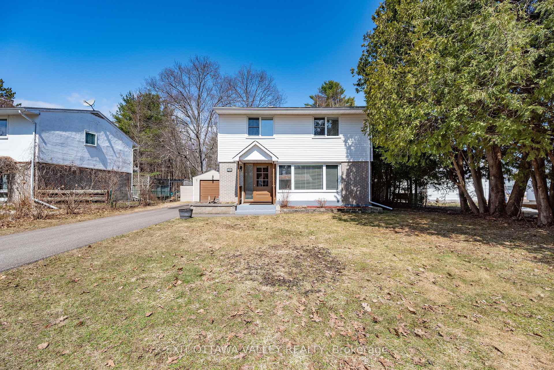 Photo 1 of 26 Frontenac Crescent, Deep River — HOMEH