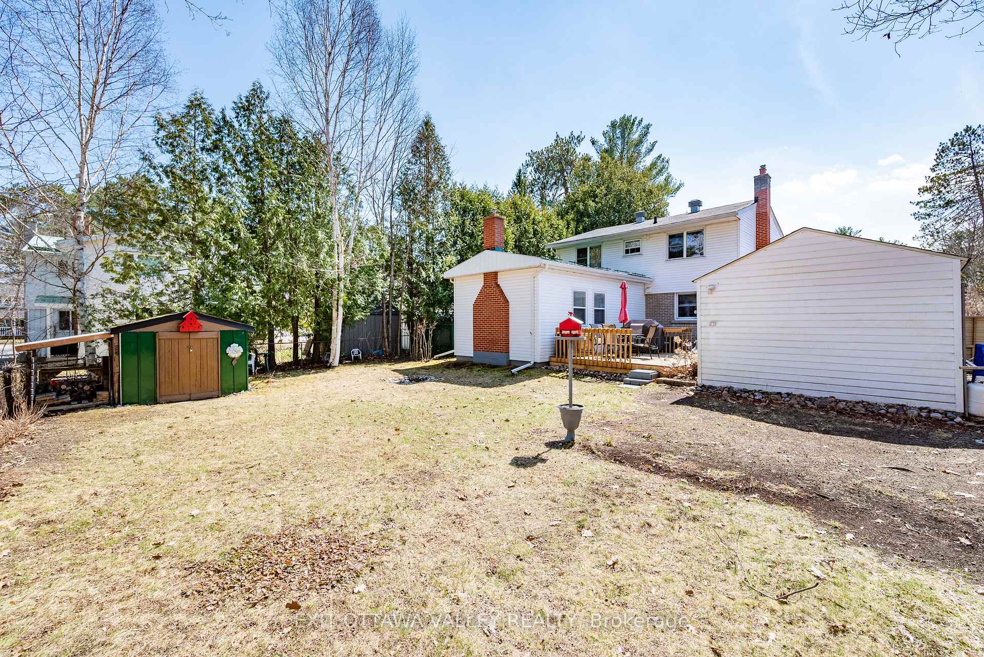 Photo 19 of 26 Frontenac Crescent, Deep River — HOMEH