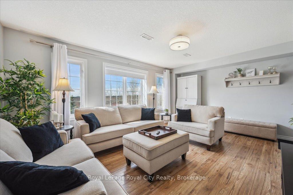 Photo 7 of Unit 45B, 15 Carere Crescent, Guelph, Victoria North — HOMEH