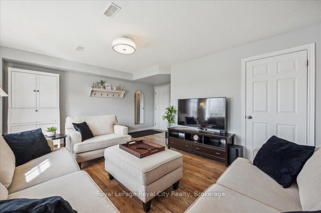 Photo 8 of Unit 45B, 15 Carere Crescent, Guelph, Victoria North — HOMEH
