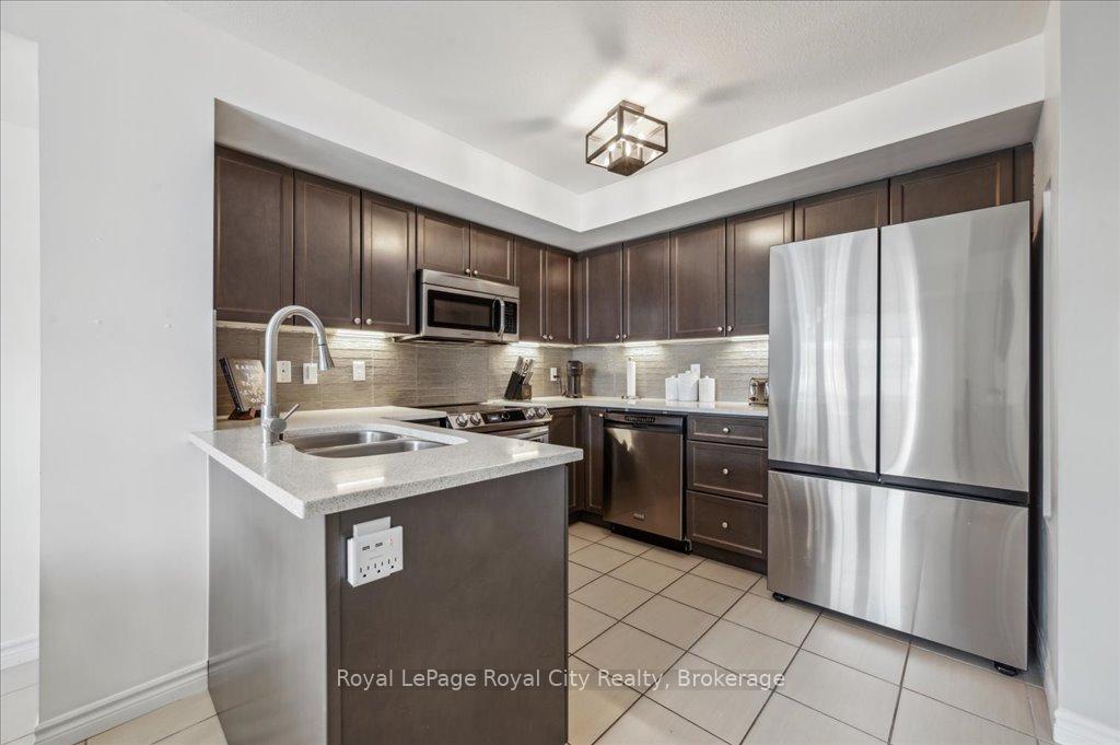 Photo 10 of Unit 45B, 15 Carere Crescent, Guelph, Victoria North — HOMEH