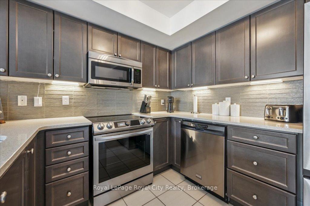 Photo 11 of Unit 45B, 15 Carere Crescent, Guelph, Victoria North — HOMEH