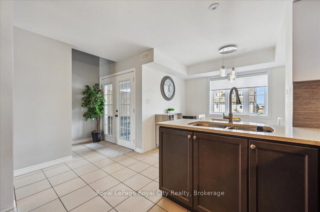 Photo 13 of Unit 45B, 15 Carere Crescent, Guelph, Victoria North — HOMEH