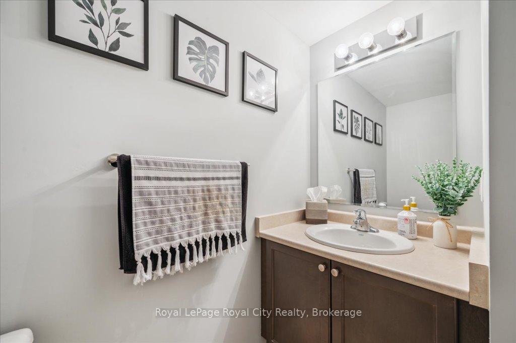 Photo 16 of Unit 45B, 15 Carere Crescent, Guelph, Victoria North — HOMEH
