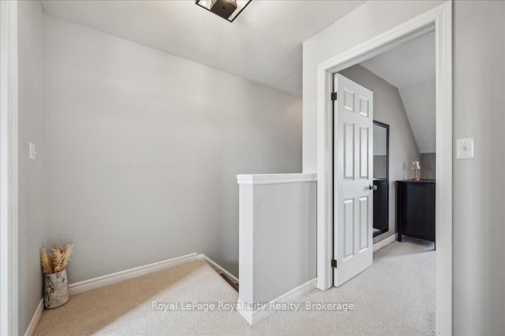 Photo 18 of Unit 45B, 15 Carere Crescent, Guelph, Victoria North — HOMEH
