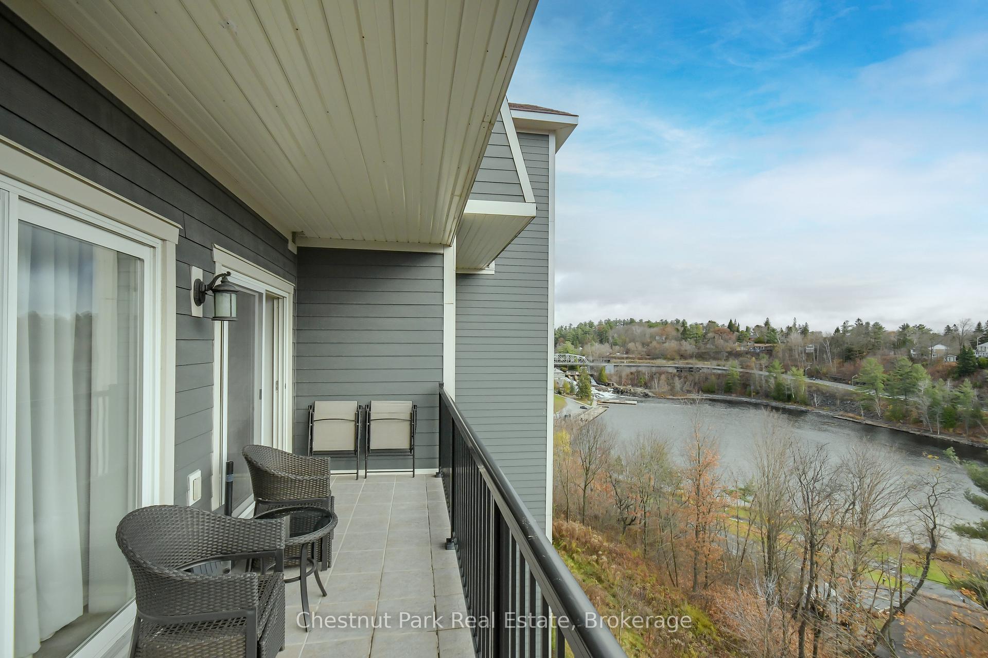 Photo 8 of Unit 412, 10-B Kimberley Avenue, Bracebridge, Macaulay — HOMEH