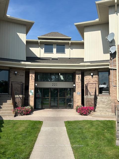 Front of Unit 202B, 221 North Park Street