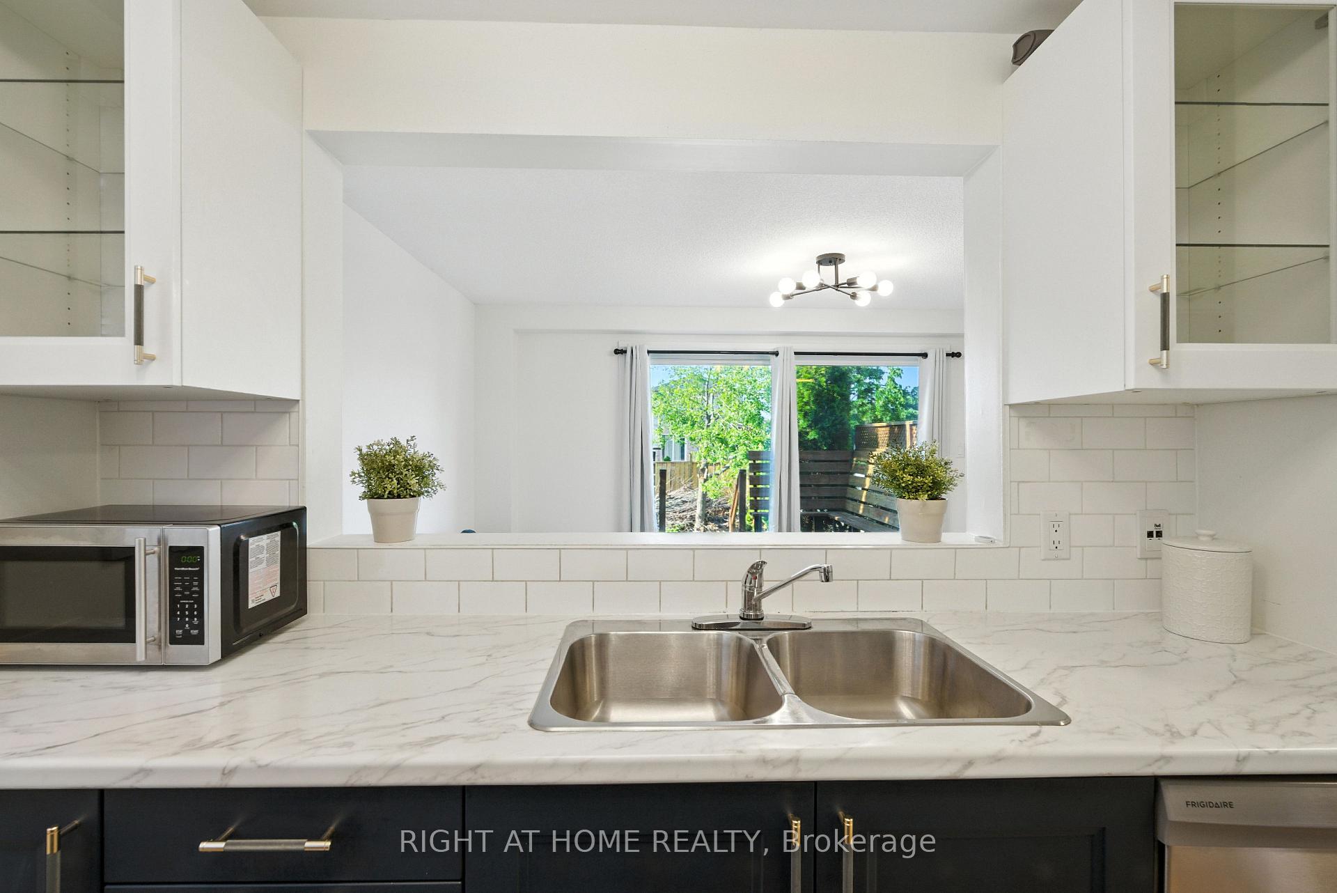 Photo 6 of 96 Cheltenham Road, Barrie, Georgian Drive — HOMEH