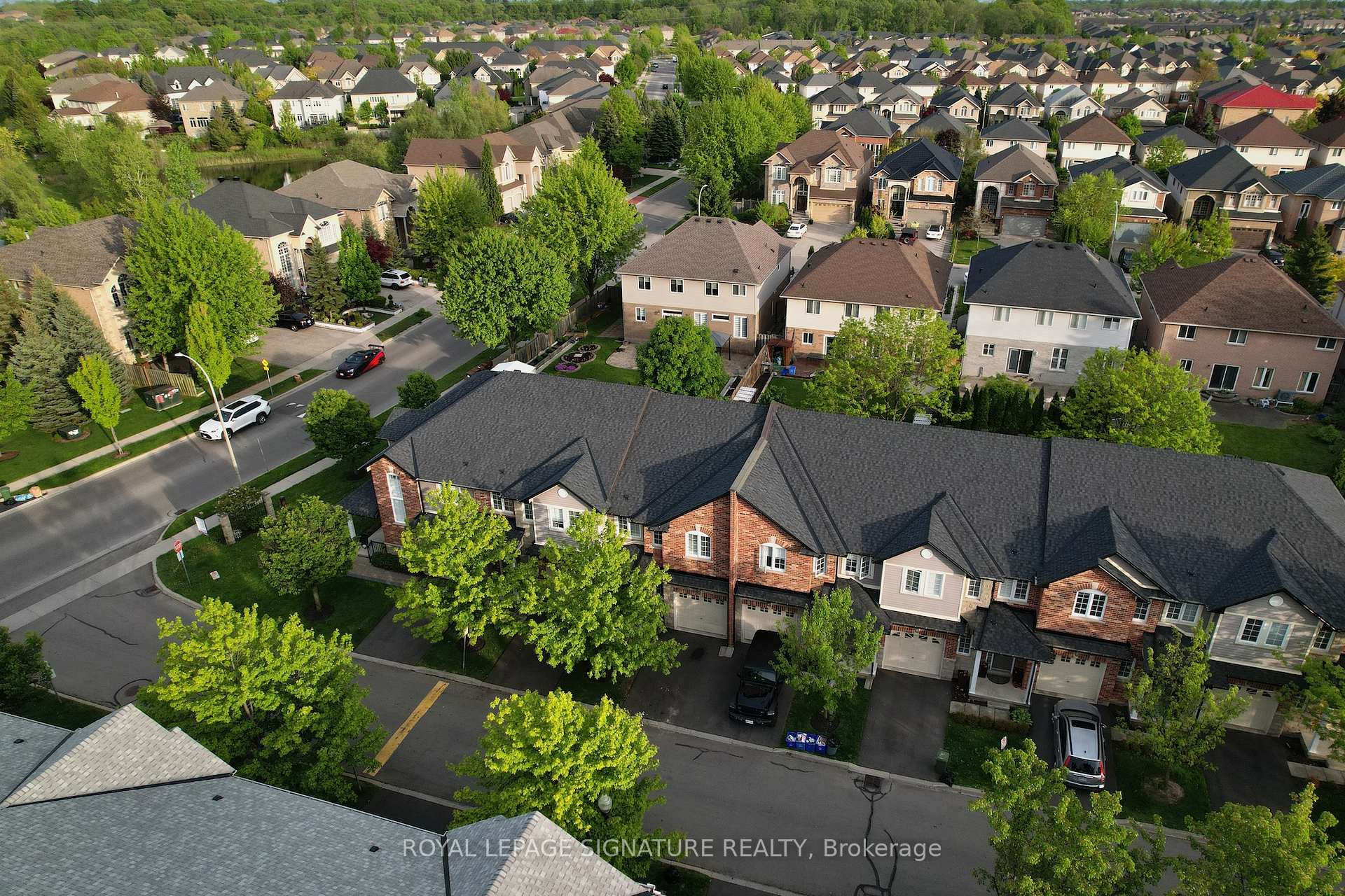 Photo 2 of Unit 48, 60 Cloverleaf Drive, Hamilton, Ancaster — HOMEH