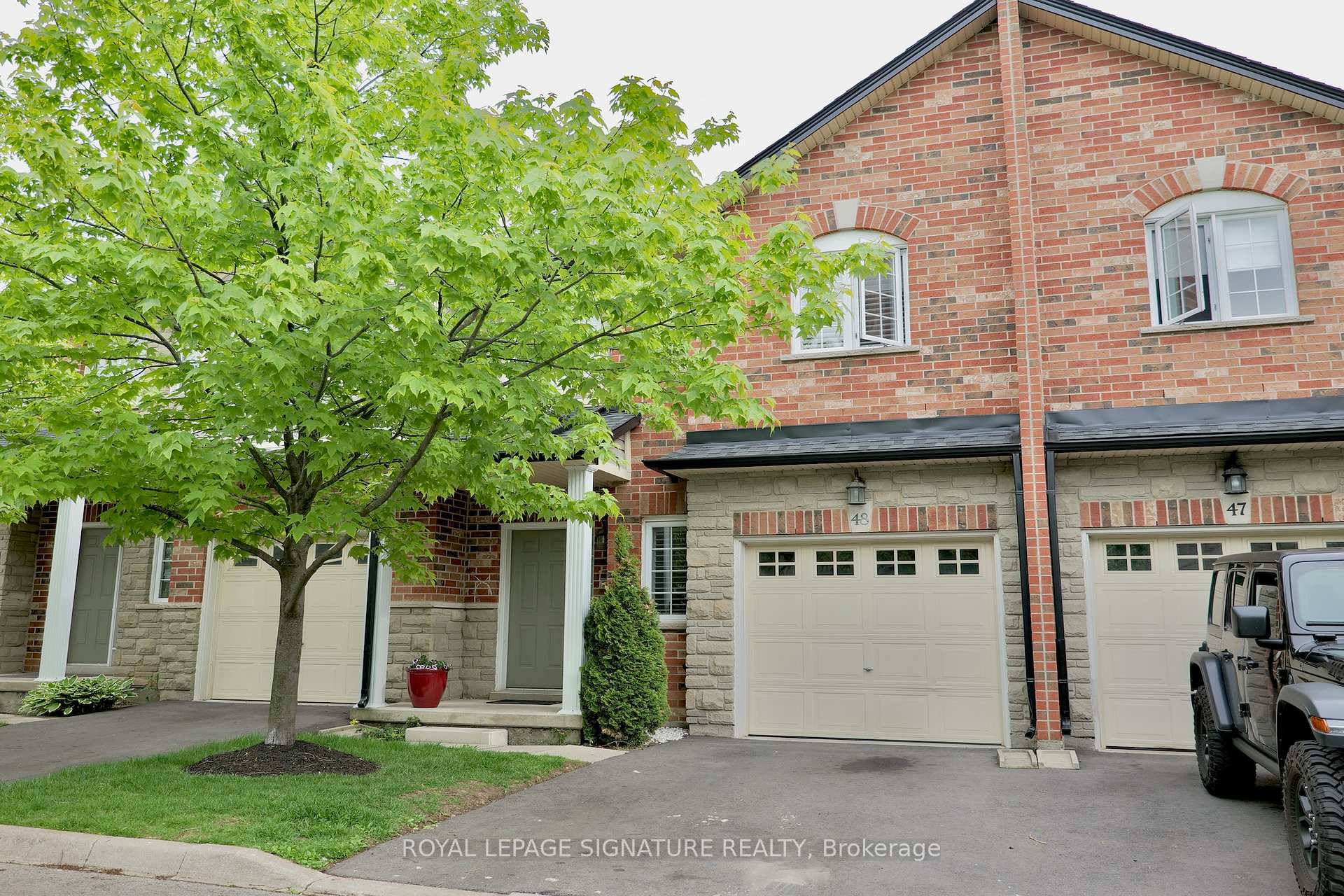 Photo 4 of Unit 48, 60 Cloverleaf Drive, Hamilton, Ancaster — HOMEH