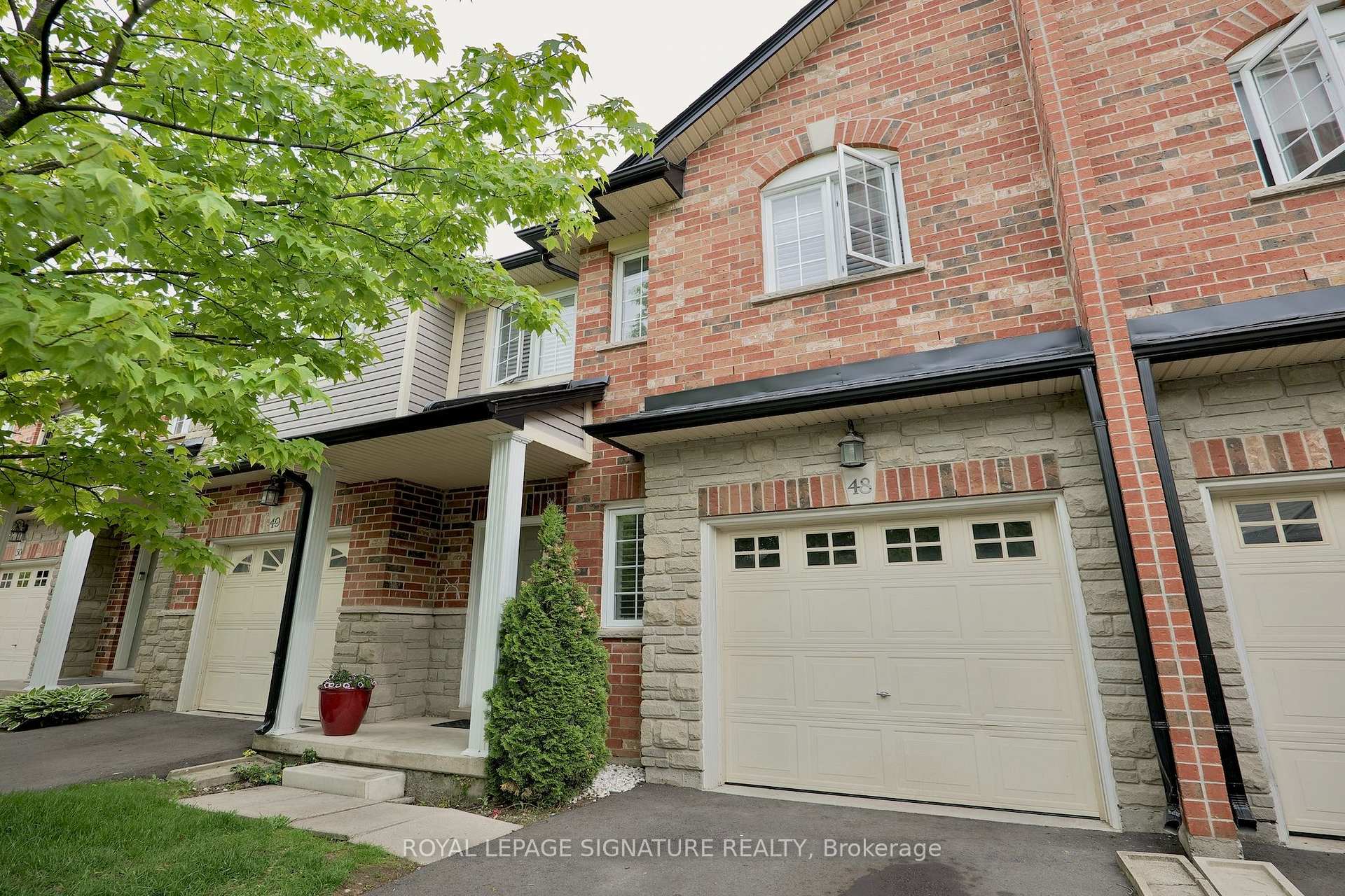 Photo 5 of Unit 48, 60 Cloverleaf Drive, Hamilton, Ancaster — HOMEH
