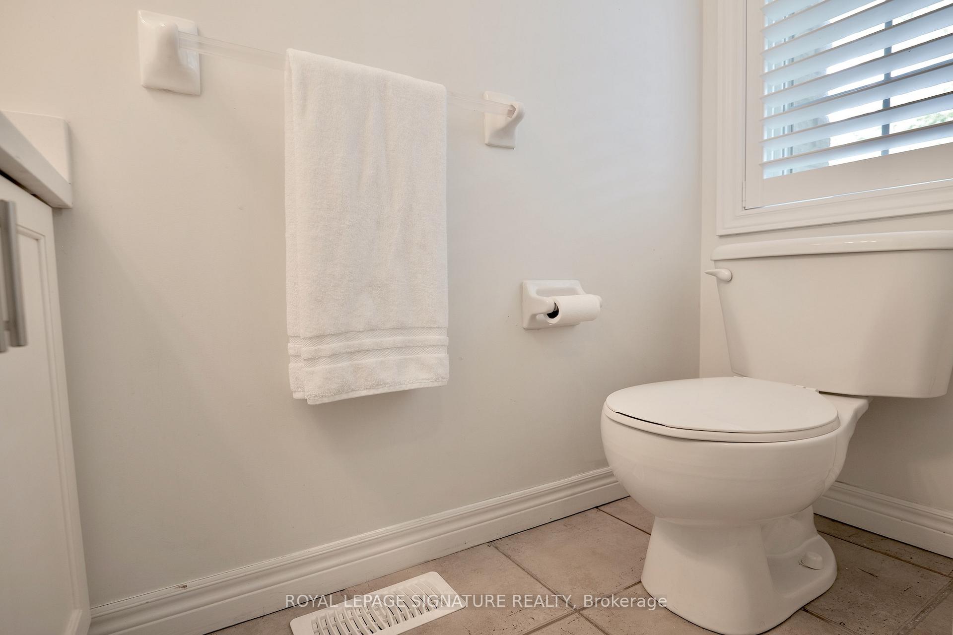 Photo 10 of Unit 48, 60 Cloverleaf Drive, Hamilton, Ancaster — HOMEH