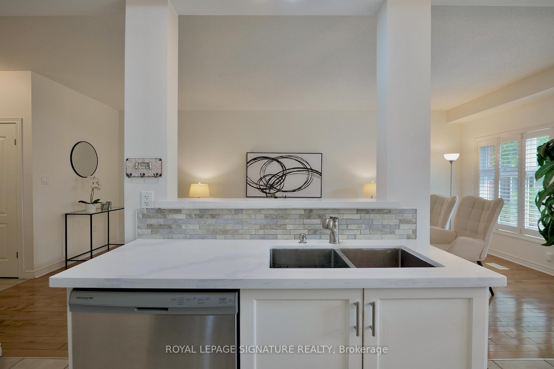 Photo 24 of Unit 48, 60 Cloverleaf Drive, Hamilton, Ancaster — HOMEH