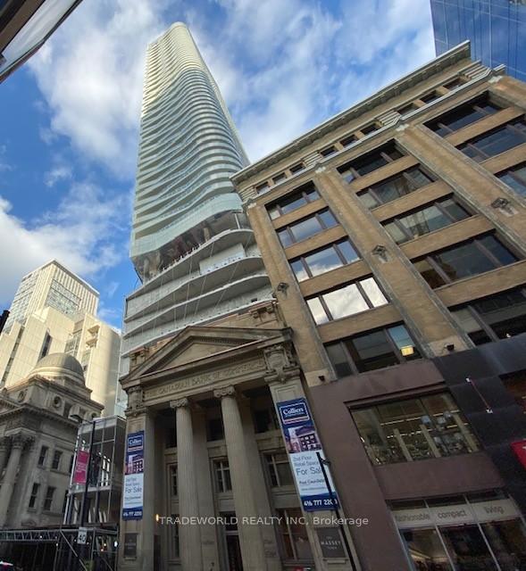 Front of Unit 4204, 197 Yonge Street