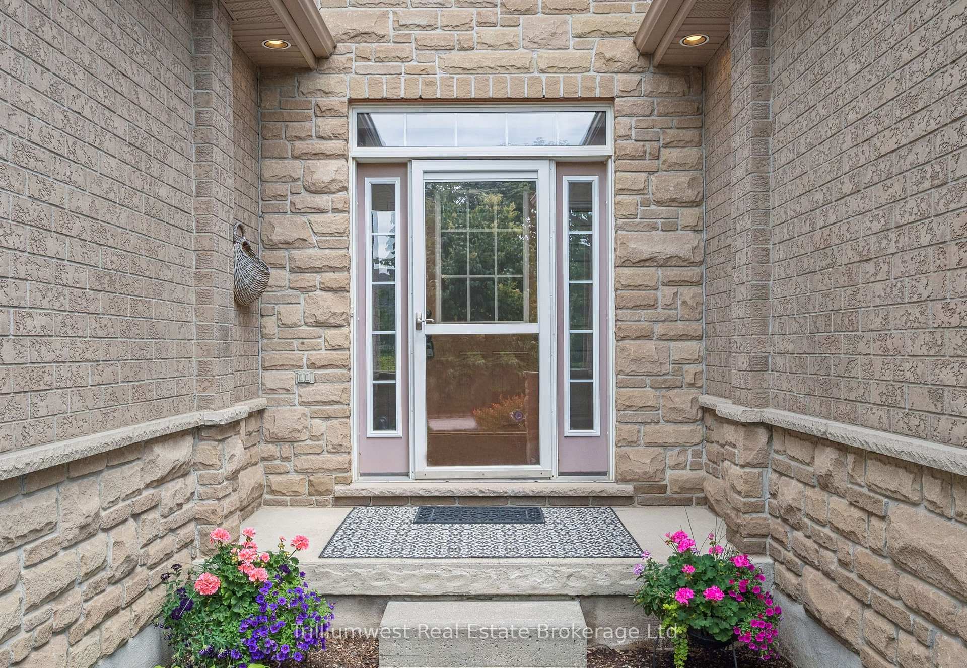 Photo 4 of Unit 29, 254 Summerfield Drive, Guelph, Pineridge/Westminster Woods — HOMEH