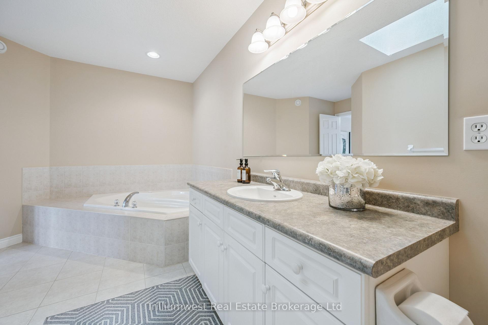 Photo 31 of Unit 29, 254 Summerfield Drive, Guelph, Pineridge/Westminster Woods — HOMEH
