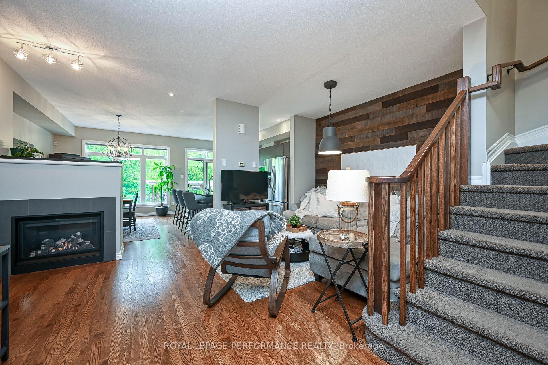 Photo 5 of 664 Whitecliffs Avenue, Ottawa, Riverside South — HOMEH