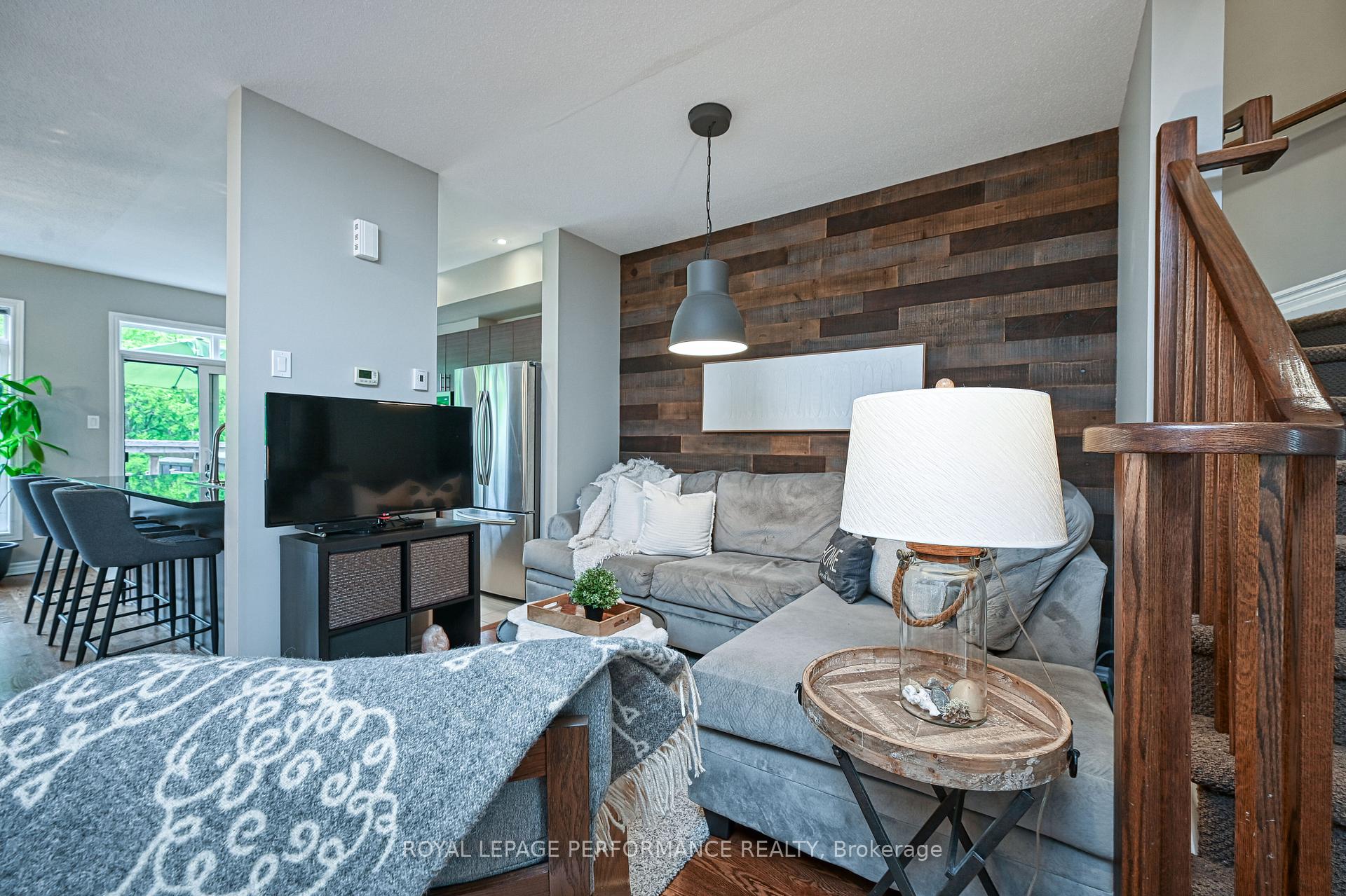 Photo 6 of 664 Whitecliffs Avenue, Ottawa, Riverside South — HOMEH