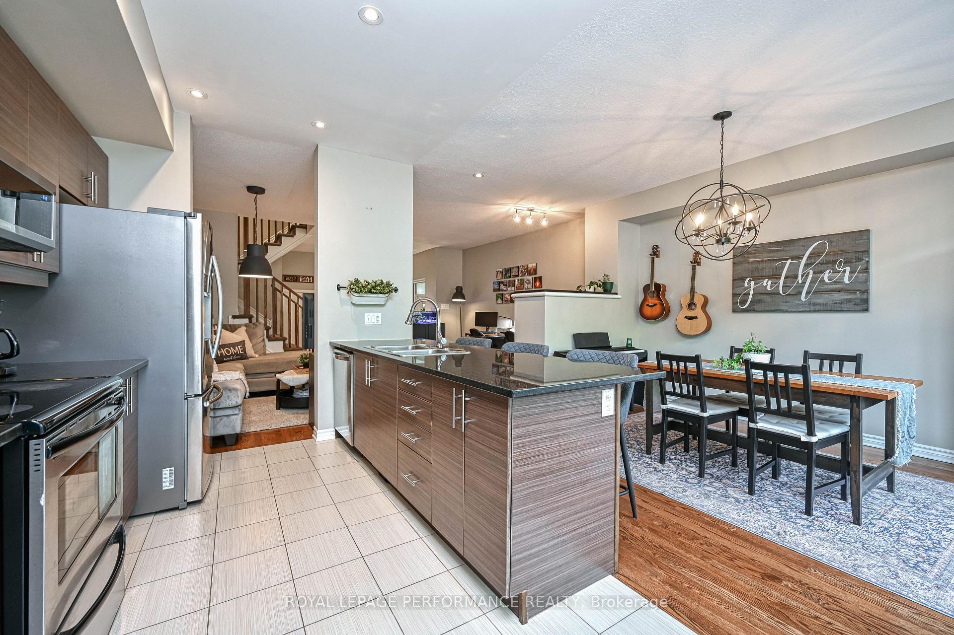 Photo 18 of 664 Whitecliffs Avenue, Ottawa, Riverside South — HOMEH