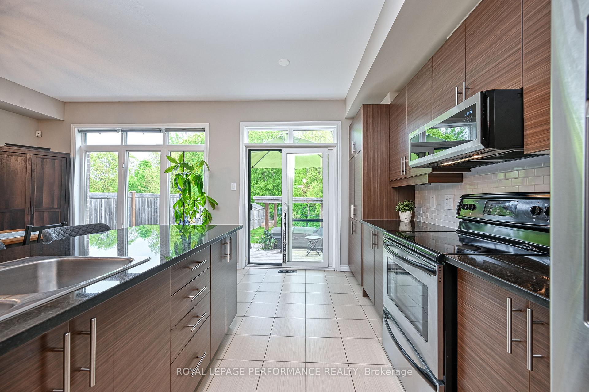 Photo 20 of 664 Whitecliffs Avenue, Ottawa, Riverside South — HOMEH