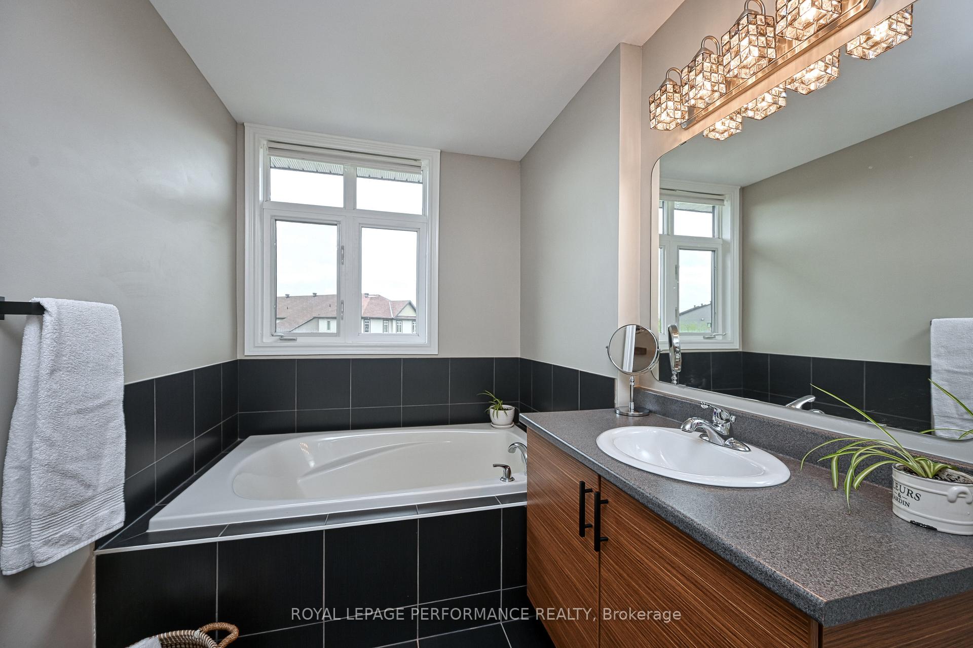 Photo 24 of 664 Whitecliffs Avenue, Ottawa, Riverside South — HOMEH