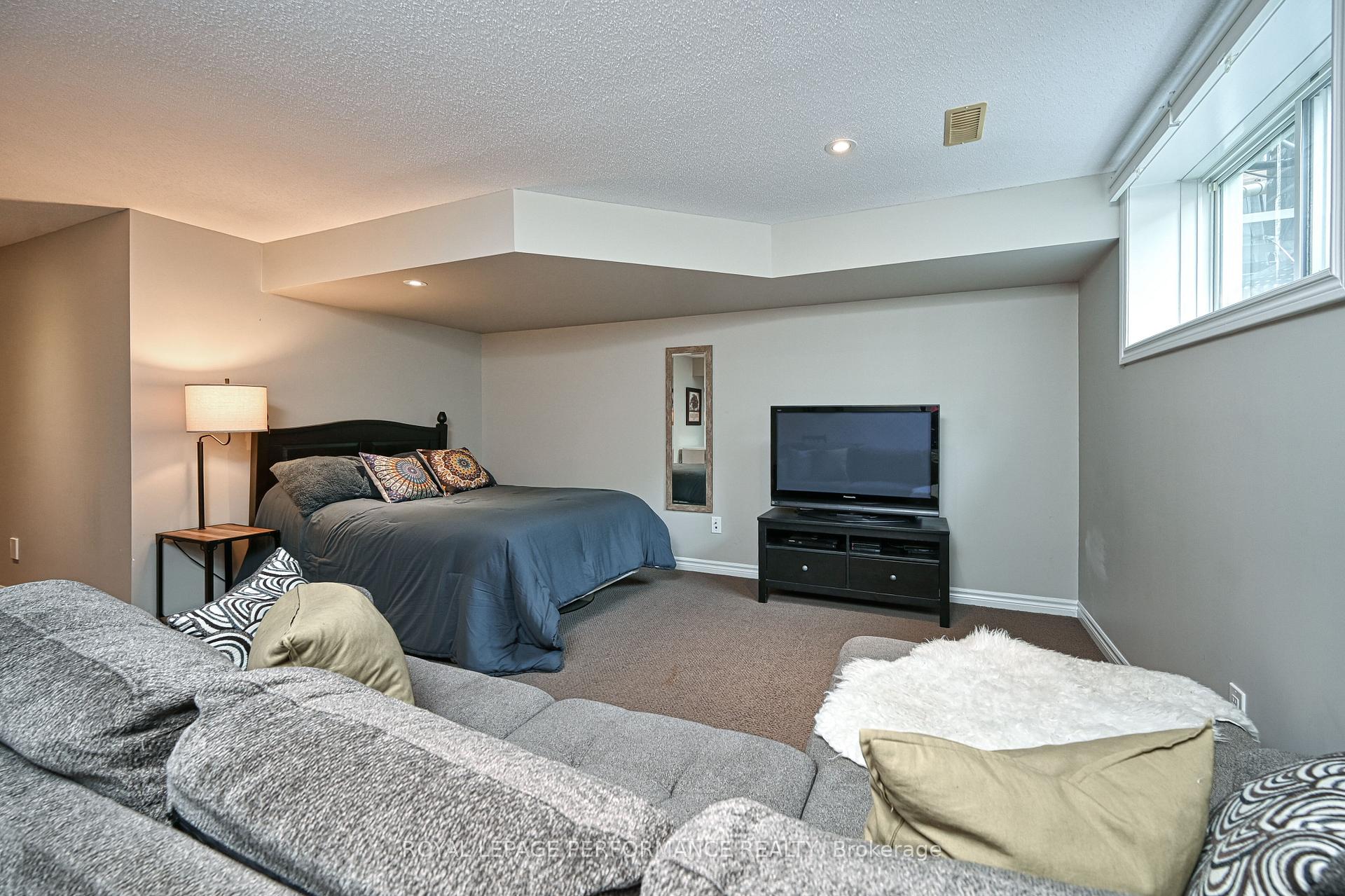 Photo 35 of 664 Whitecliffs Avenue, Ottawa, Riverside South — HOMEH