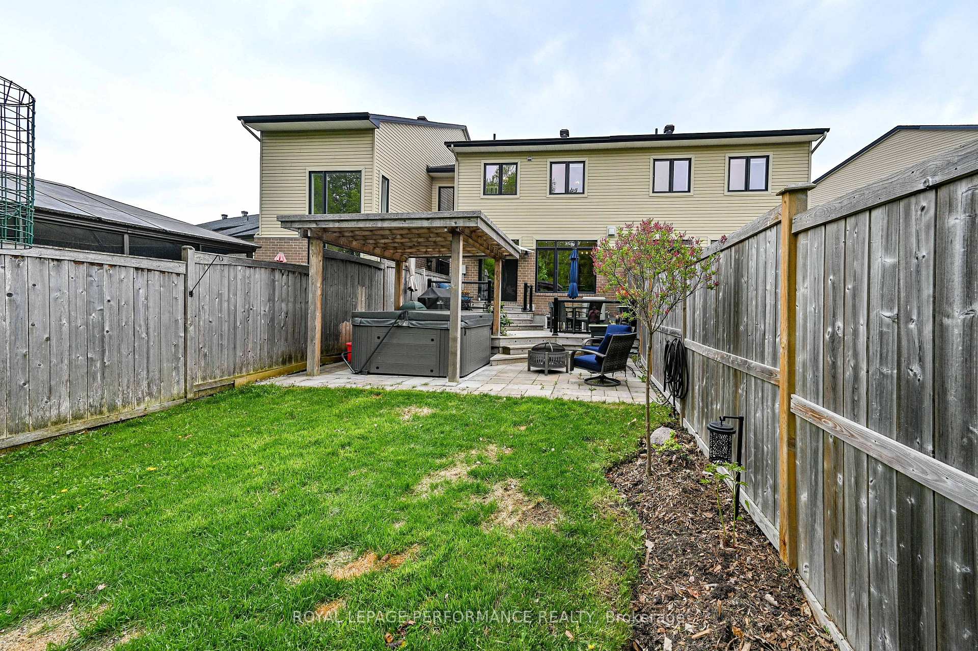 Photo 42 of 664 Whitecliffs Avenue, Ottawa, Riverside South — HOMEH
