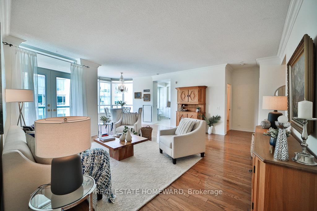 Photo 5 of Unit 313, 9 Boardwalk Drive, Toronto, The Beaches — HOMEH