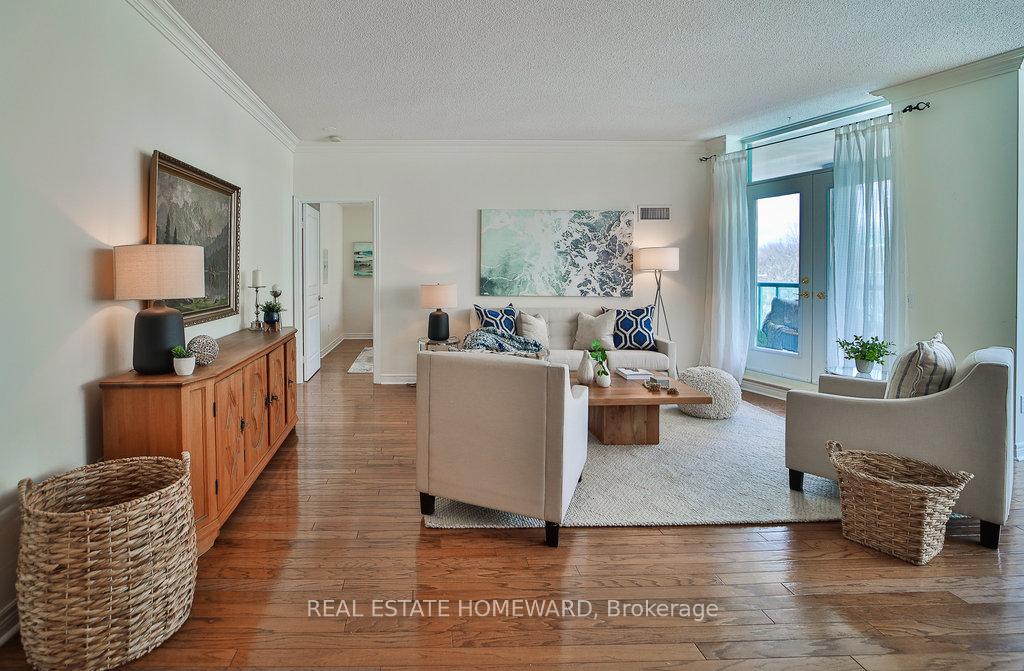Photo 6 of Unit 313, 9 Boardwalk Drive, Toronto, The Beaches — HOMEH