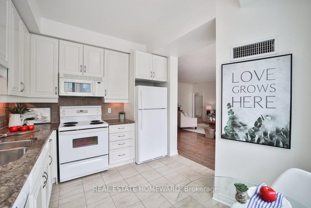 Photo 10 of Unit 313, 9 Boardwalk Drive, Toronto, The Beaches — HOMEH