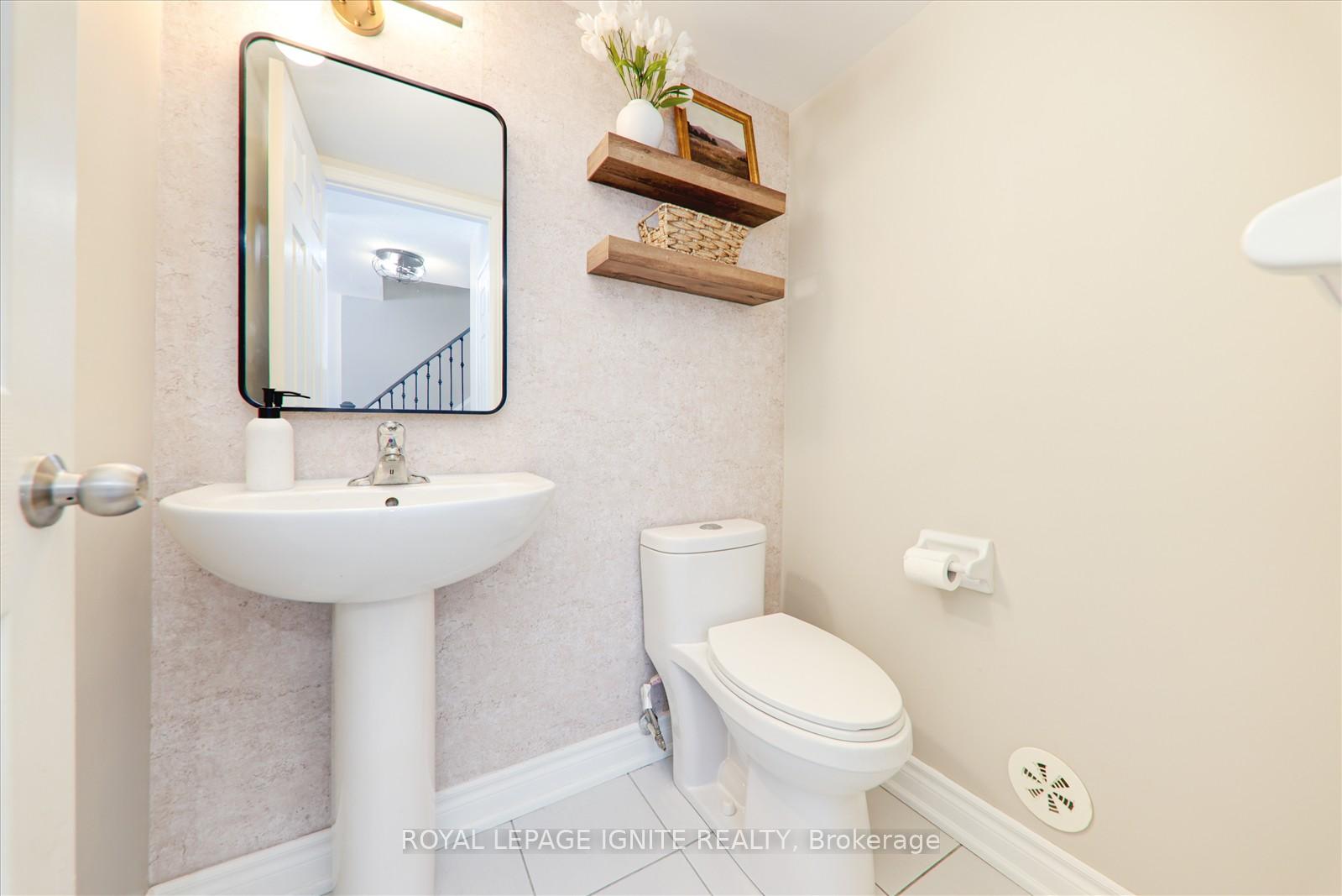 Photo 10 of Unit 2, 2603 Deputy Minister Path, Oshawa, Windfields — HOMEH