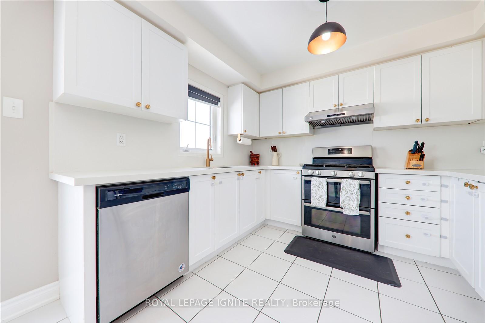 Photo 12 of Unit 2, 2603 Deputy Minister Path, Oshawa, Windfields — HOMEH