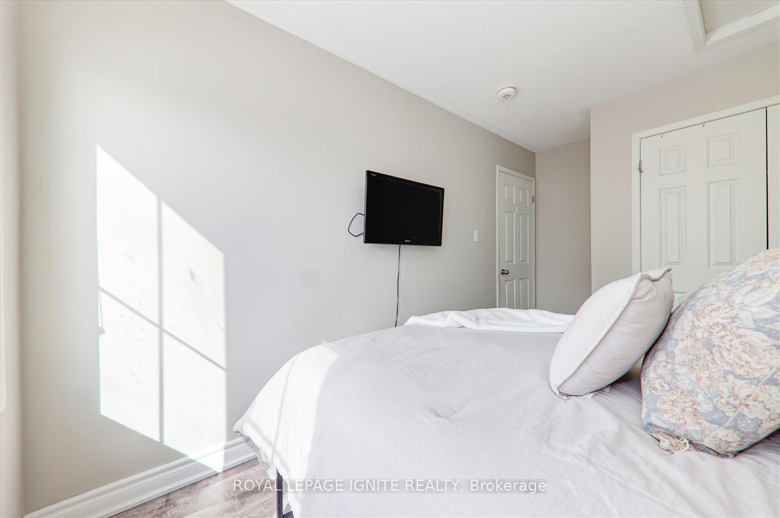 Photo 23 of Unit 2, 2603 Deputy Minister Path, Oshawa, Windfields — HOMEH