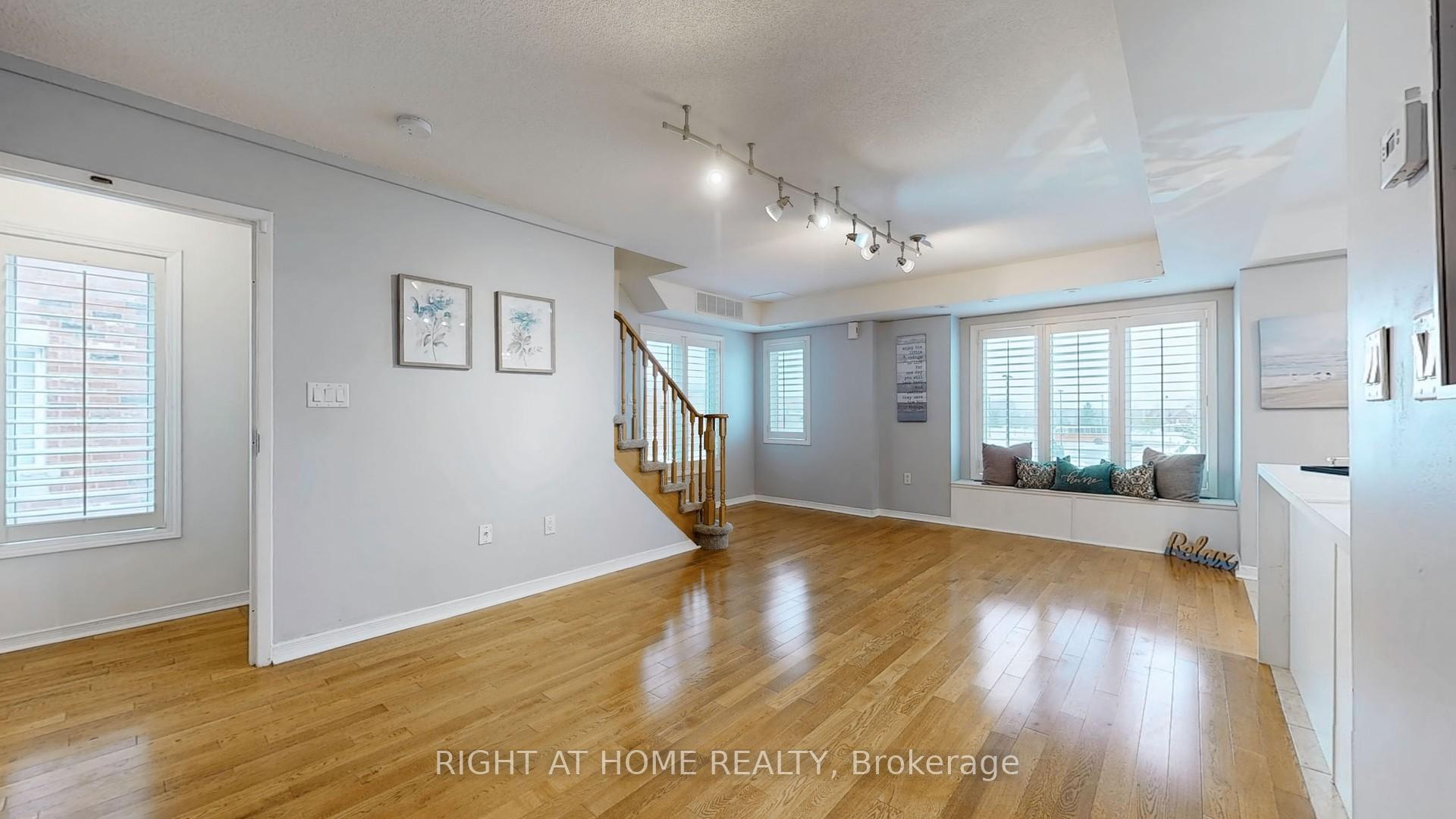 Photo 5 of 2121 Bur Oak Avenue, Markham, Greensborough — HOMEH