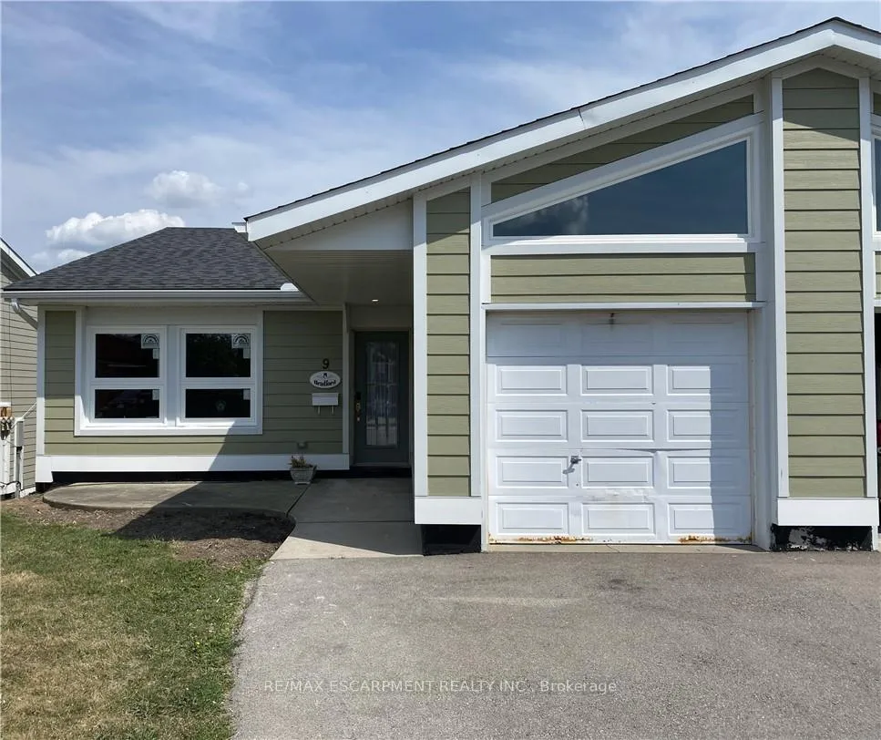 Photo 1 of 9 Father Csilla Terrace, Hamilton, Kennedy — HOMEH