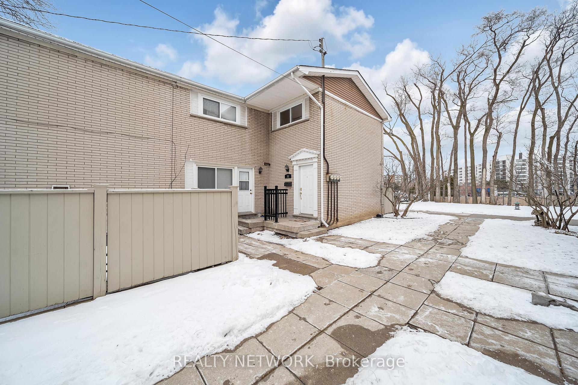 Photo 3 of 31 Woodman Drive S, Hamilton, Corman — HOMEH