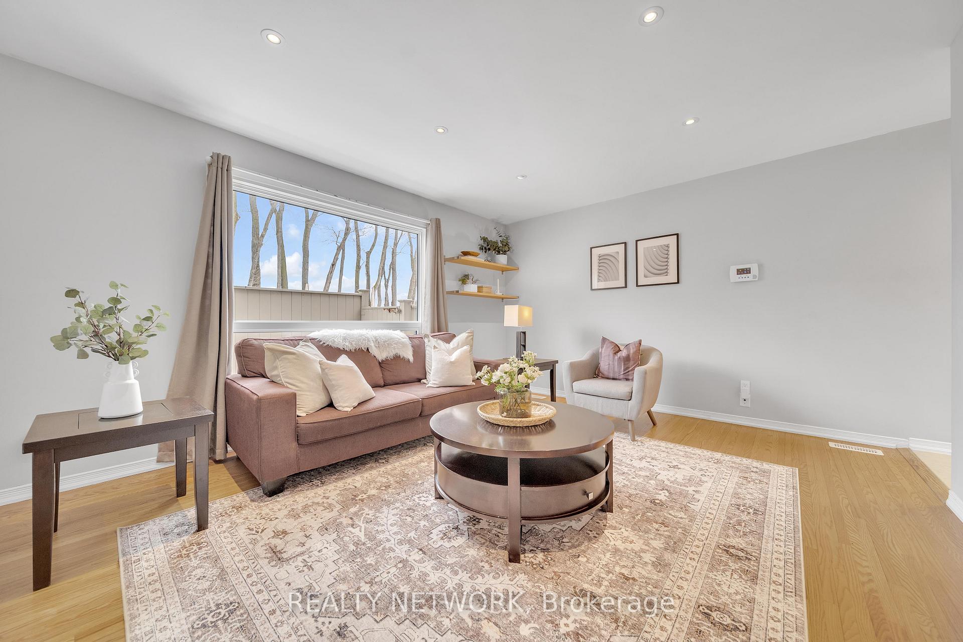 Photo 5 of 31 Woodman Drive S, Hamilton, Corman — HOMEH