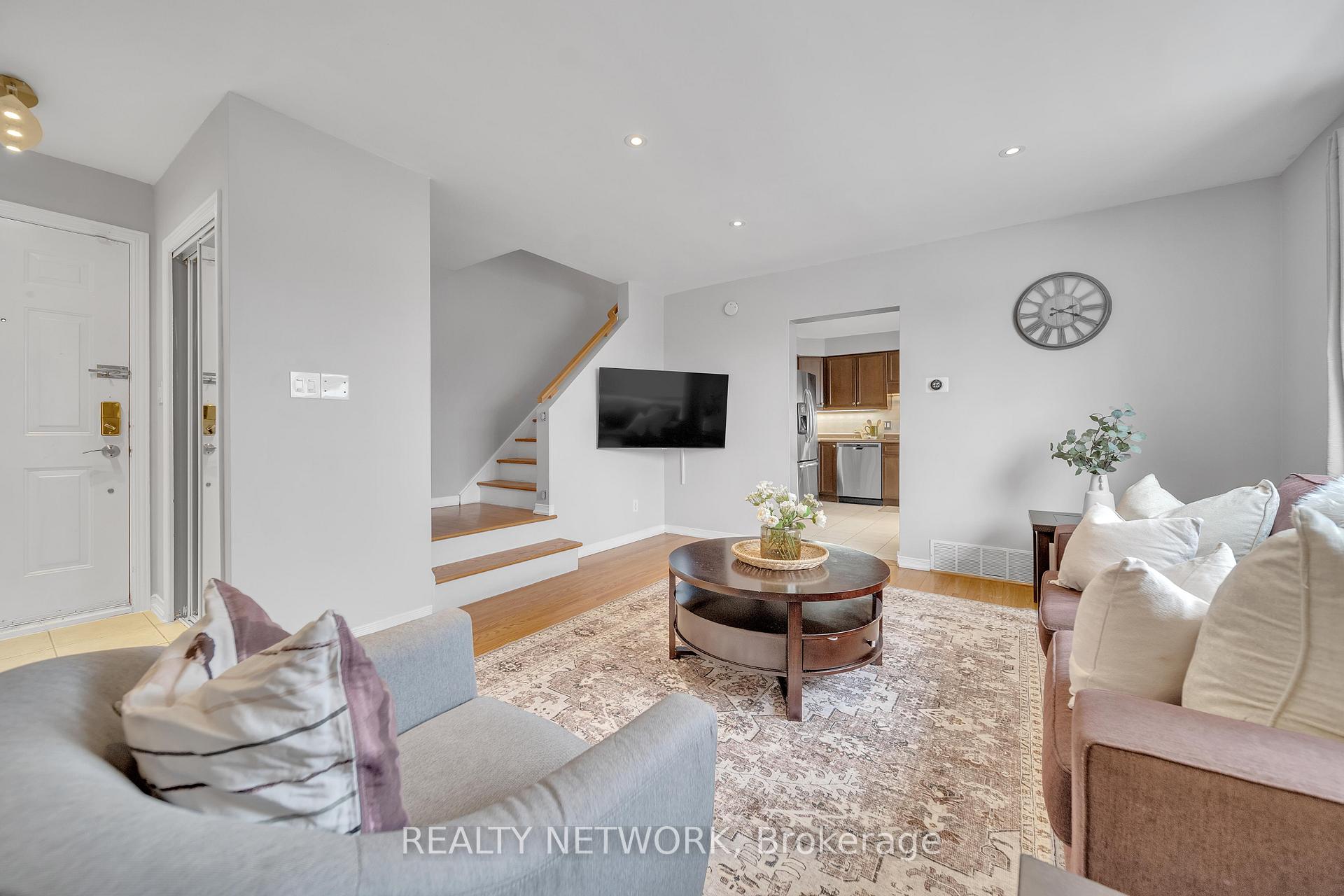 Photo 9 of 31 Woodman Drive S, Hamilton, Corman — HOMEH