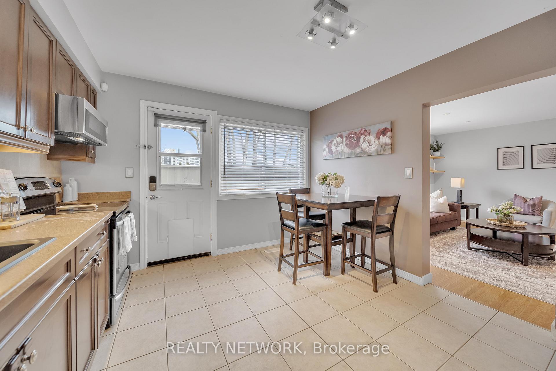 Photo 13 of 31 Woodman Drive S, Hamilton, Corman — HOMEH
