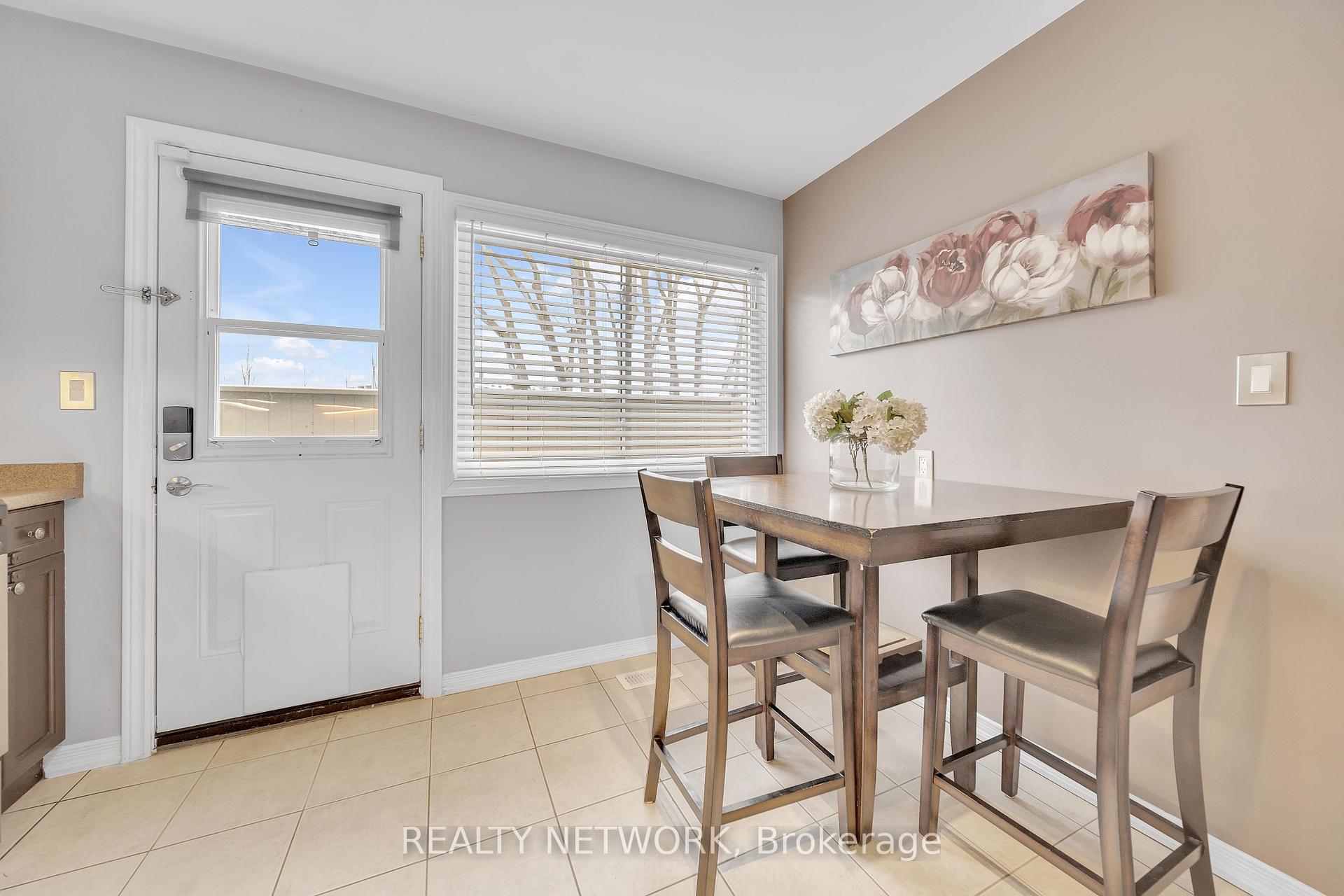 Photo 14 of 31 Woodman Drive S, Hamilton, Corman — HOMEH