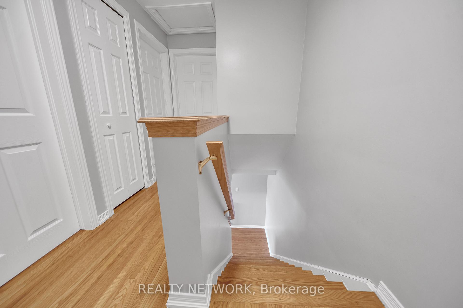Photo 17 of 31 Woodman Drive S, Hamilton, Corman — HOMEH