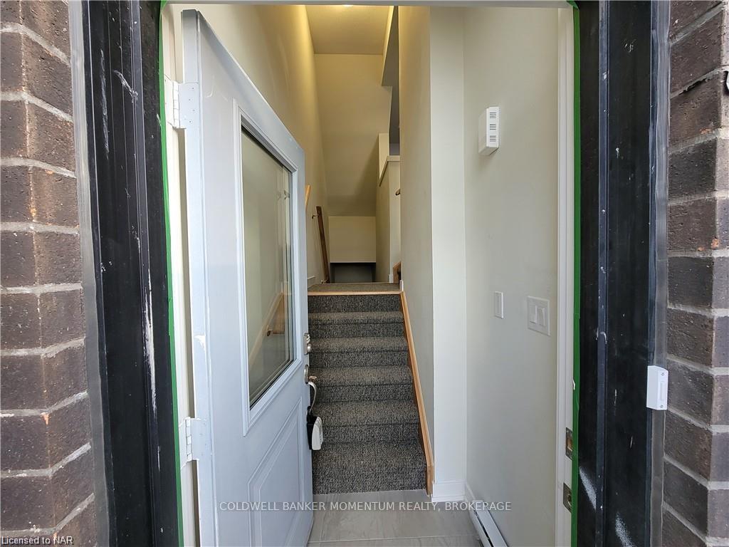 Photo 2 of Unit 25, 590 North Service Road, Hamilton, Lakeshore — HOMEH